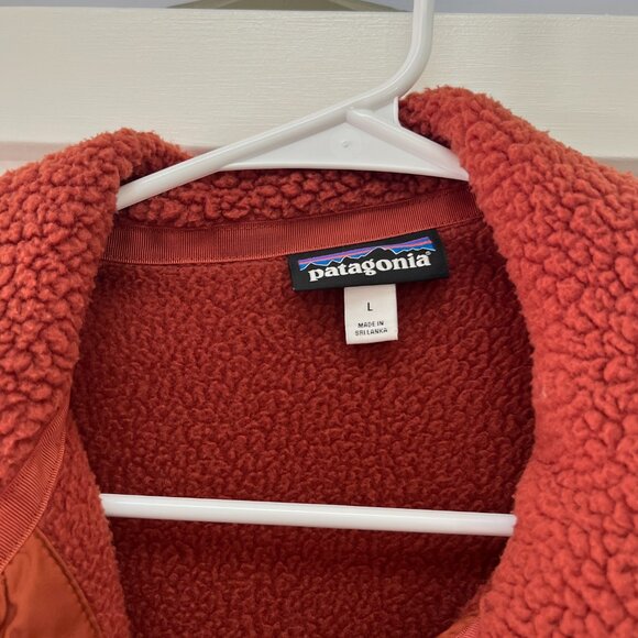 Patagonia NWOT Retro Pile Shacket in Color Burnished Red; Size L - Picture 3 of 4